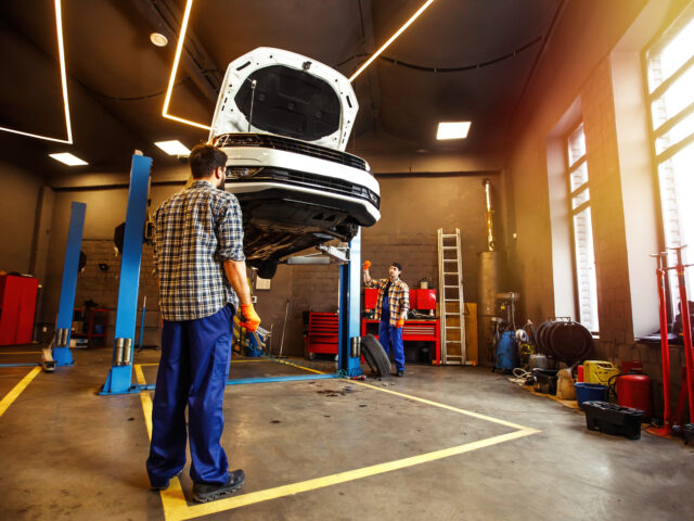 How a Professional Land Rover Repair Center Ensures Long-Term Performance