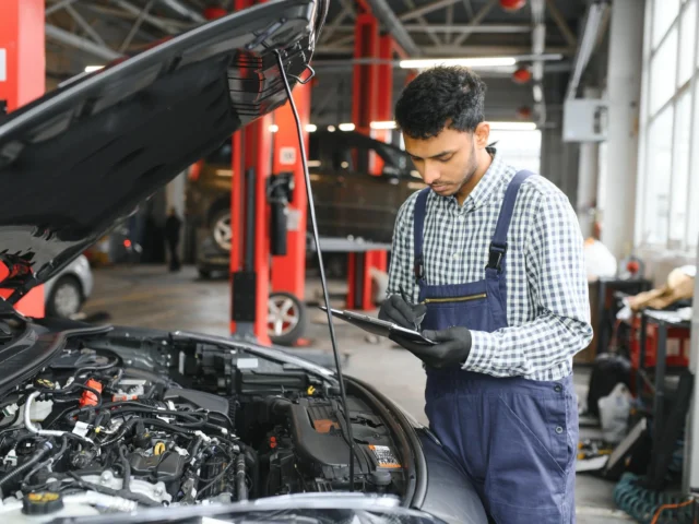 Why Defender Requires Specialised Automobile Repairing Services?